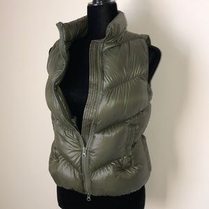Gap Down Puffer vest